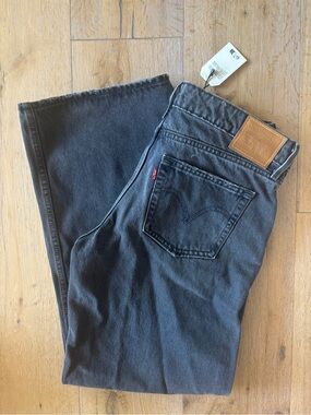 Classic Men's Black Straight-Leg Jeans